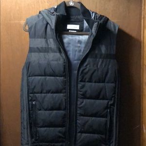 Men’s Calvin Klein hooded vest- small